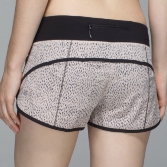 𝅺lululemon Run Speed Short Dottie Dash Grain Black - Picture 3 of 11